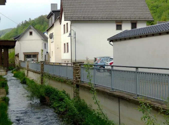 Relaxen Am Eifelbach 度假居 *